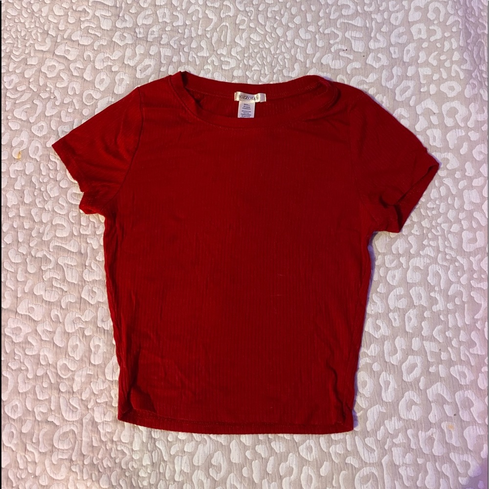 Red ribbed tee shirt